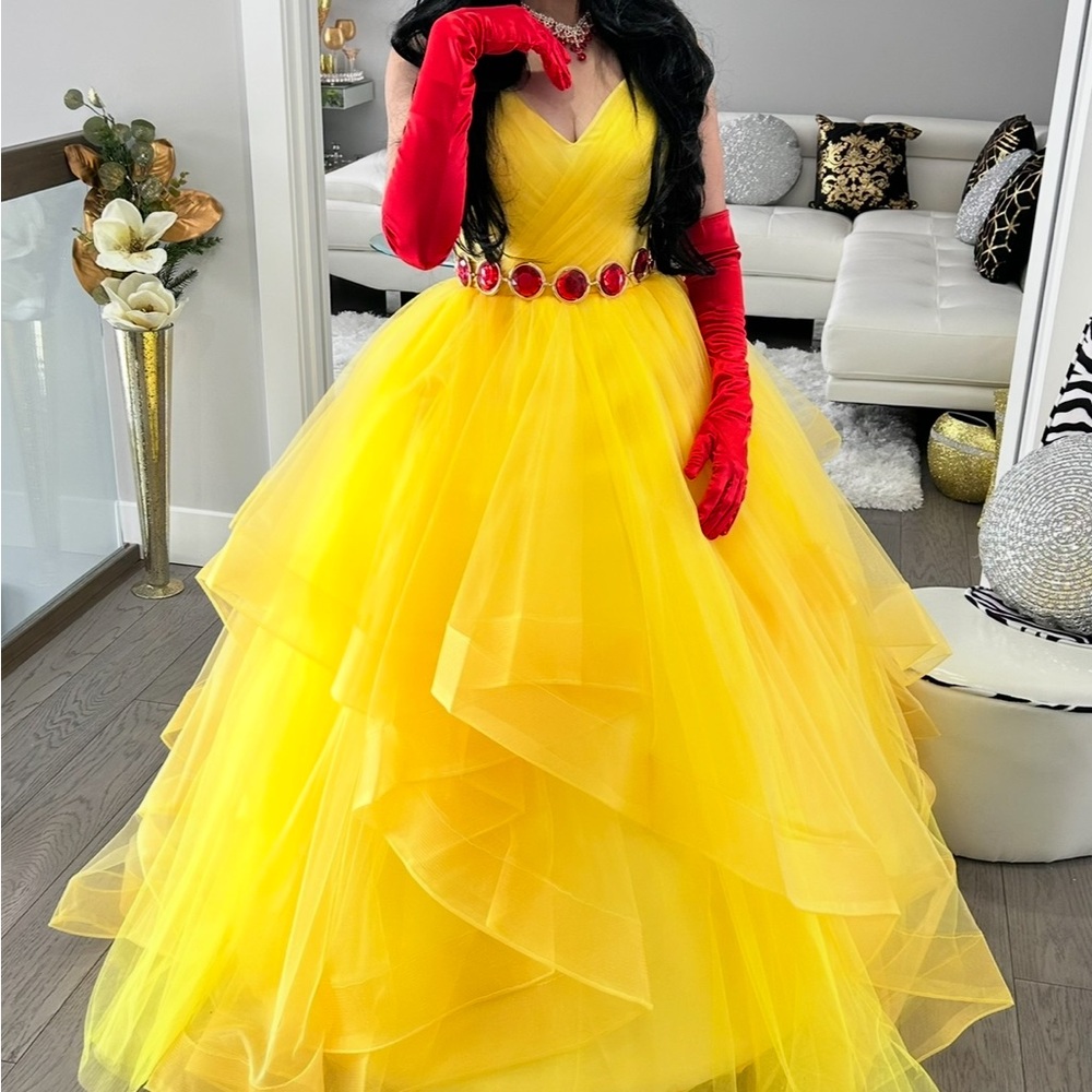 “Host Pick”💛 Yellow Ball Gown | Quinceañera / Cinderella Style